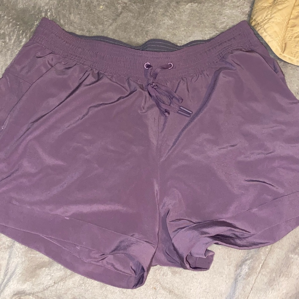 BNWOTLululemon shorts